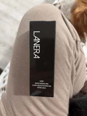 Lanera Moisturizing and Clear Liquid Foundation - Ivory 30ml